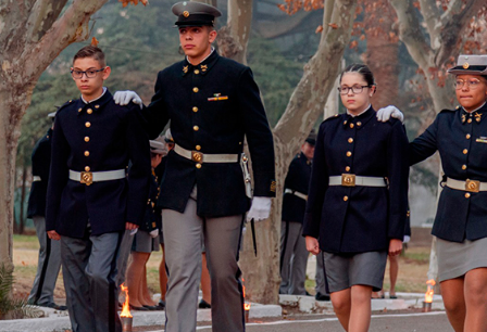 uniforme del liceo militar